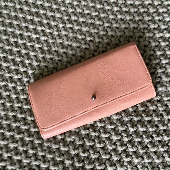Pink Wallet - Picture 2 of 2